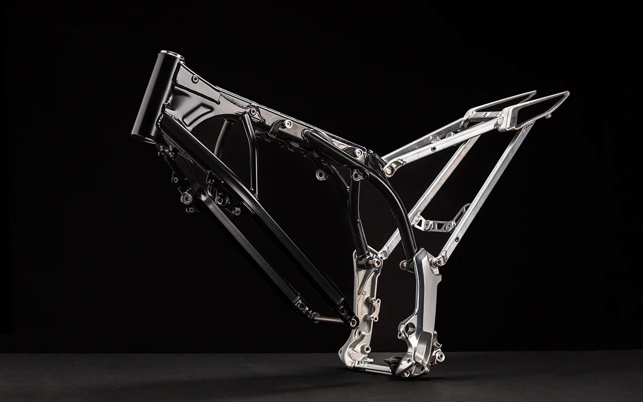 43D714MDwl_Frame main.jpg